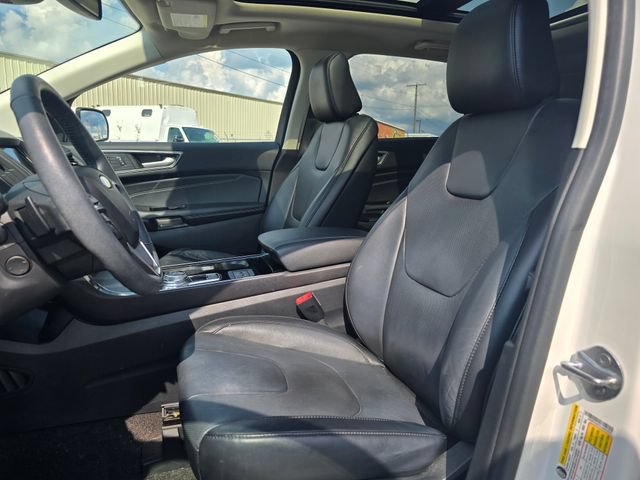 Used 2020 Ford Edge Titanium w/ Equipment Group 301A AWD/4WD image 11