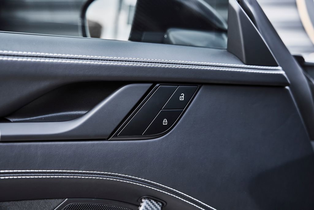 Used 2025 Porsche 911 GT3 image 35