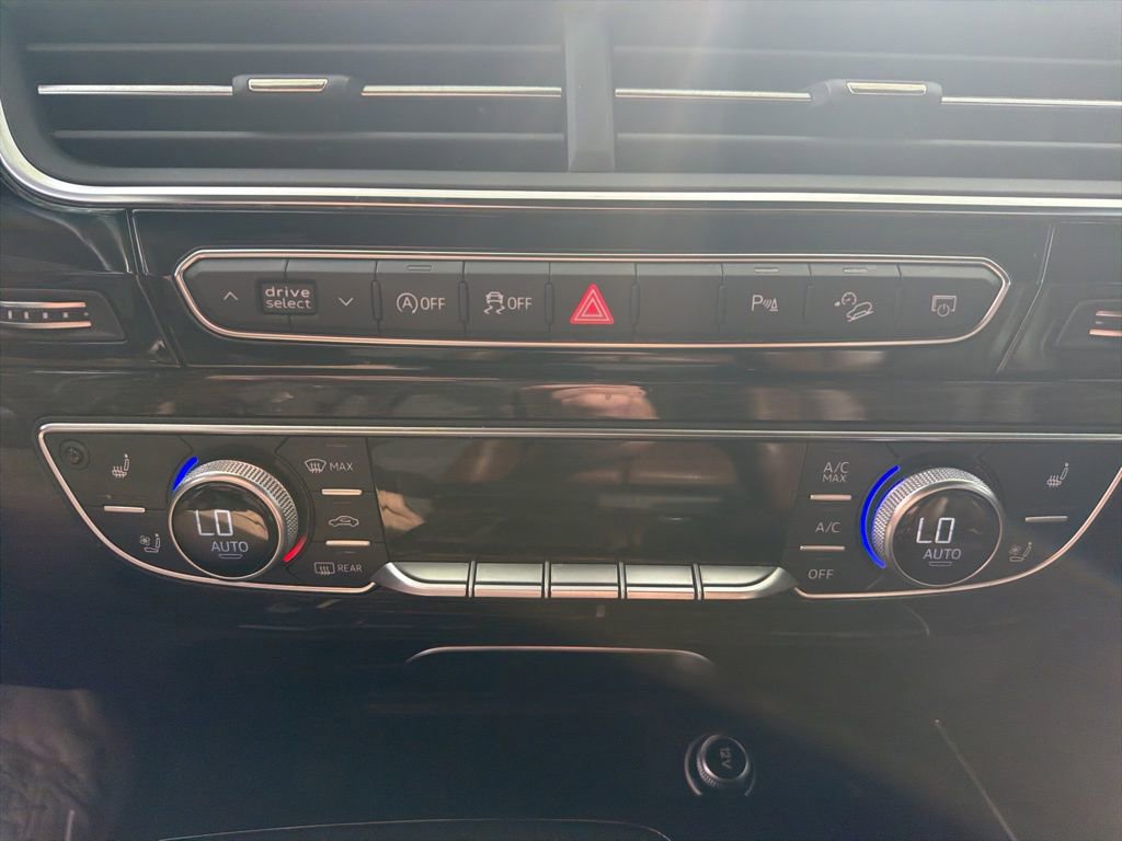 Used 2018 Audi Q7 3.0T Prestige w/ Prestige Package image 12