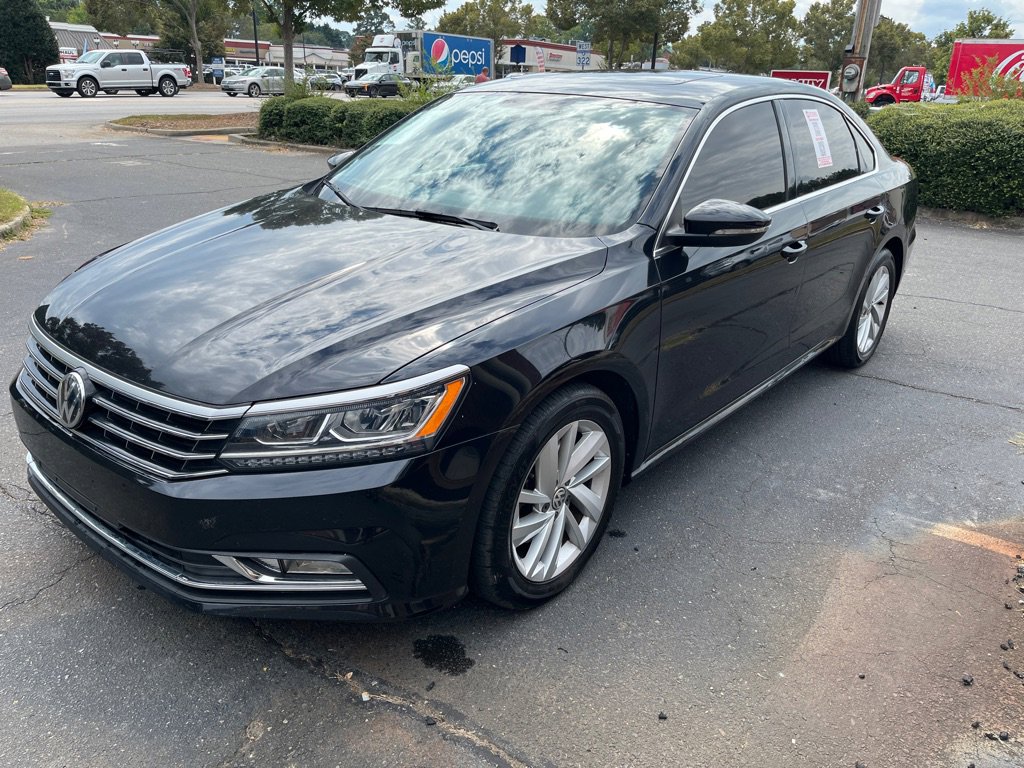 Used 2018 Volkswagen Passat 2.0T SE w/ SE Lighting Package