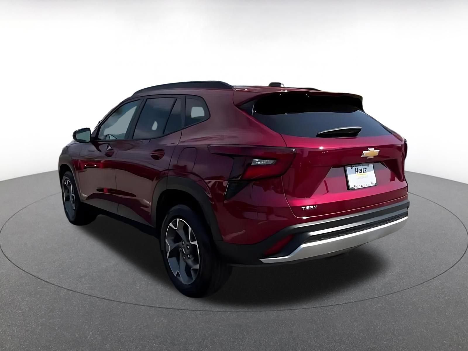 Used 2025 Chevrolet Trax LT FWD image 10