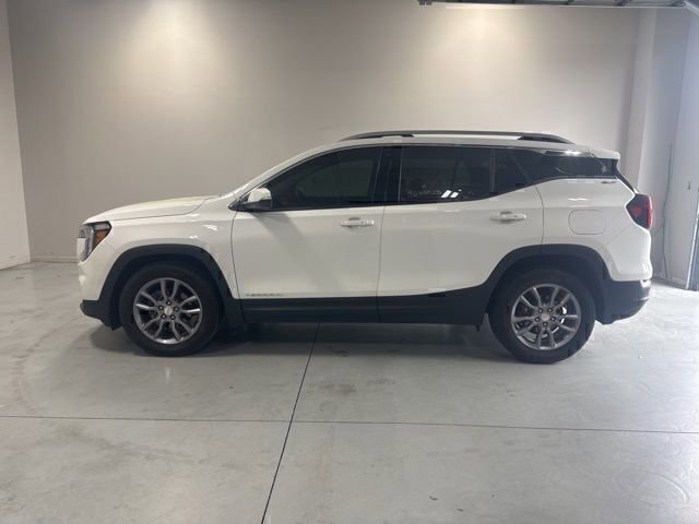 Used 2023 GMC Terrain SLT image 10
