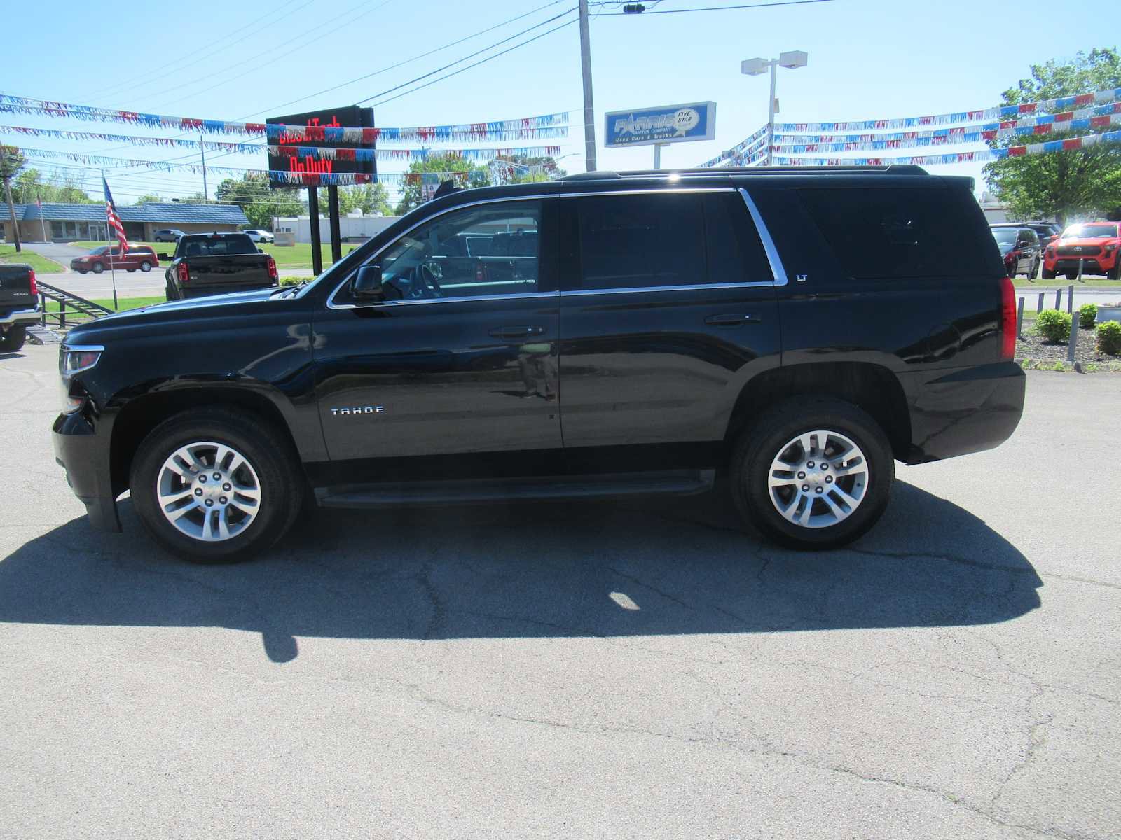 Used 2017 Chevrolet Tahoe LT image 2