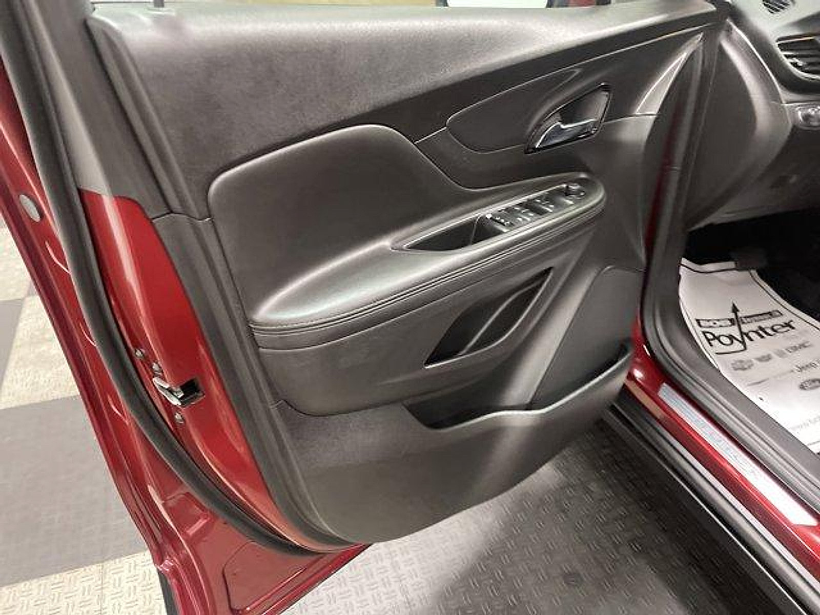 Used 2021 Buick Encore Preferred AWD/4WD image 8