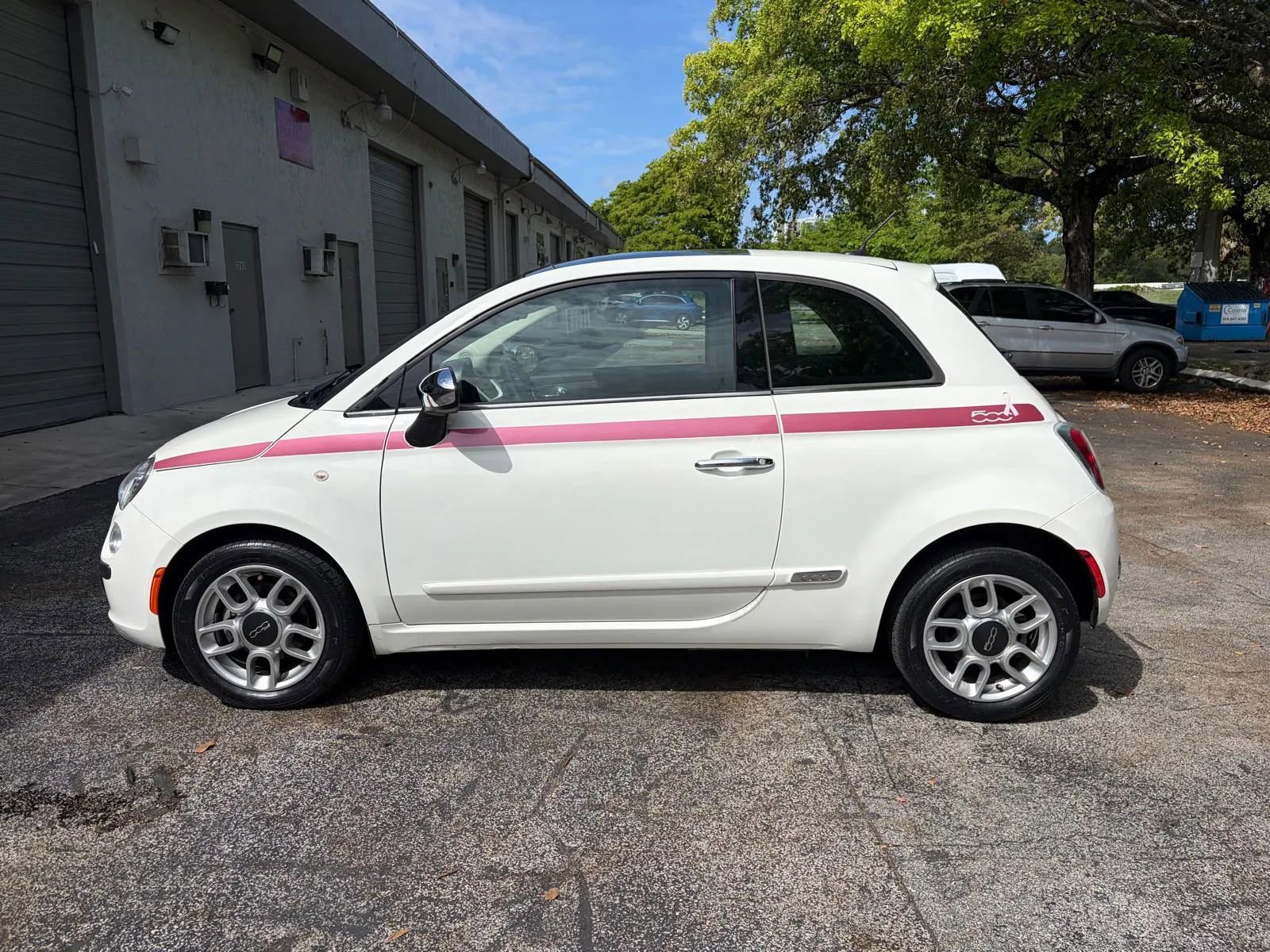 Used 2012 FIAT 500 Lounge w/ Pink Ribbon Special Edition image 15