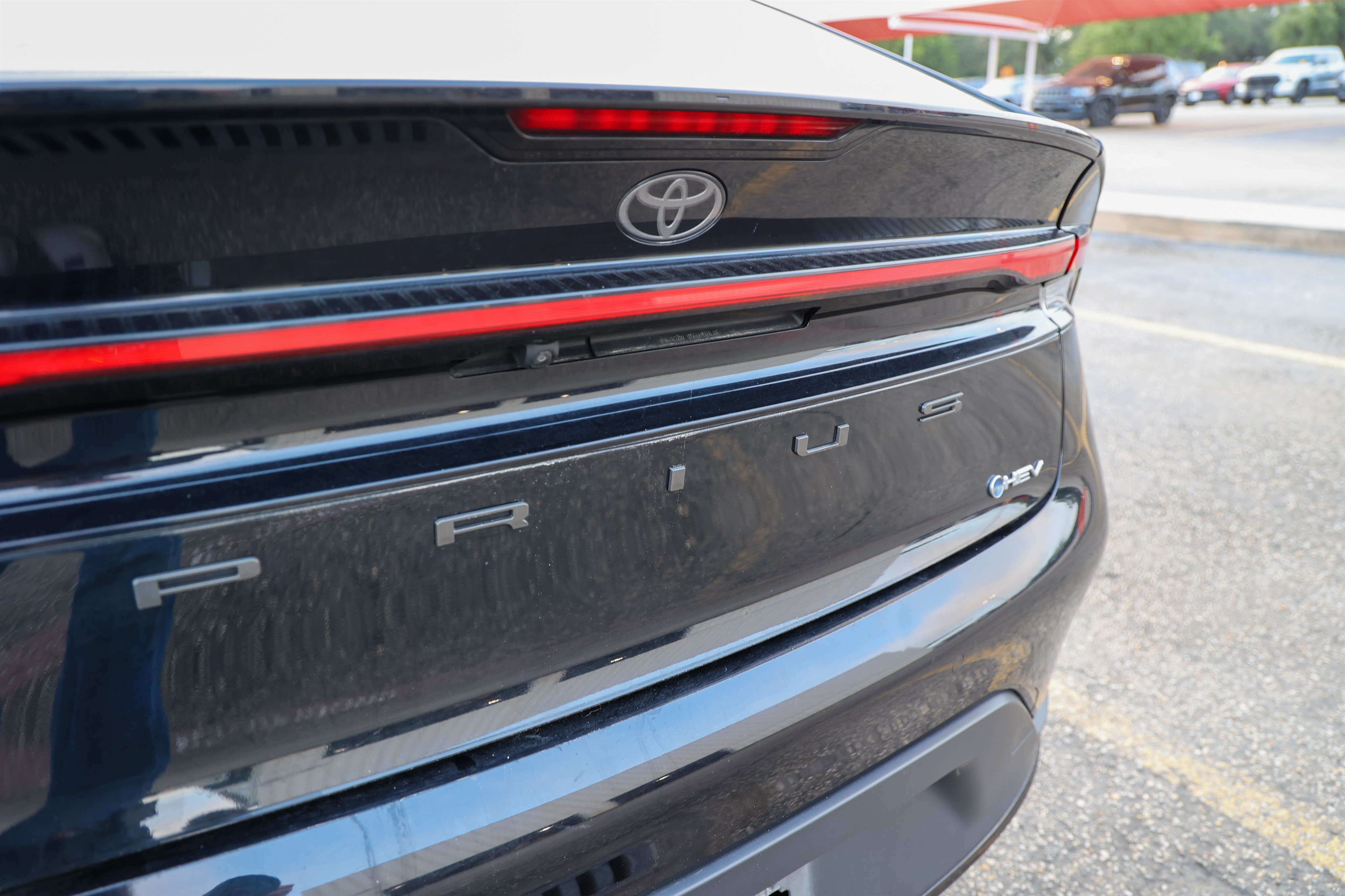 Used 2025 Toyota Prius LE FWD image 12