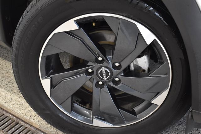 Used 2025 Nissan Rogue SV AWD/4WD image 24