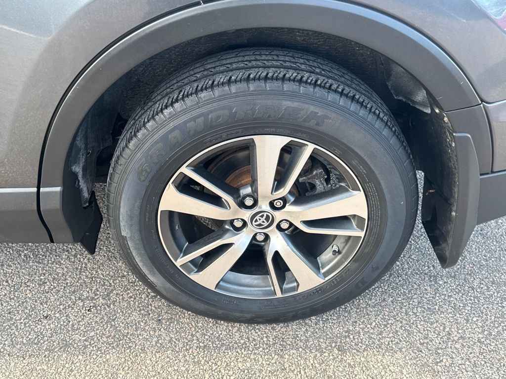 Used 2018 Toyota RAV4 XLE image 41