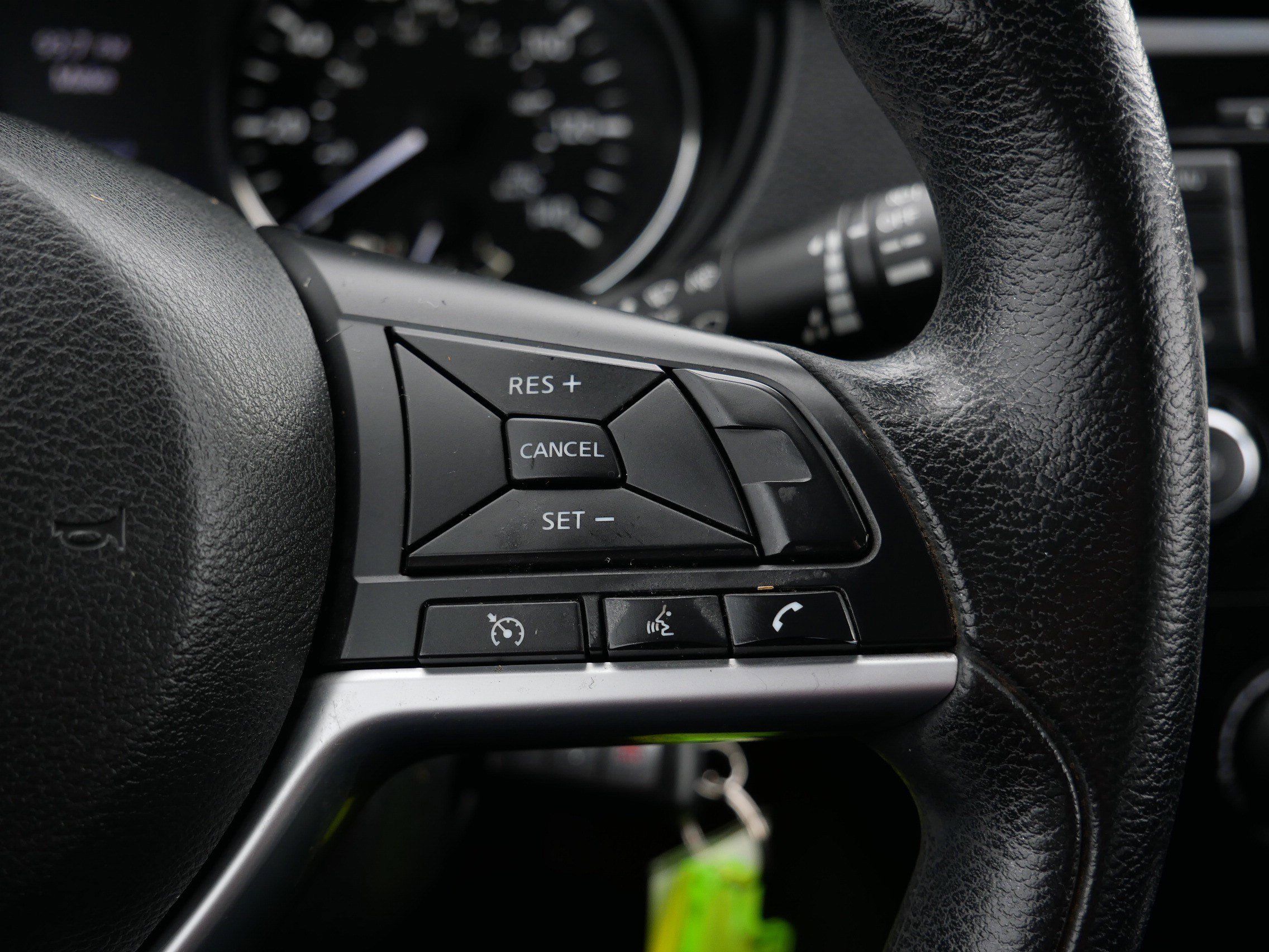 Used 2018 Nissan Rogue S image 29