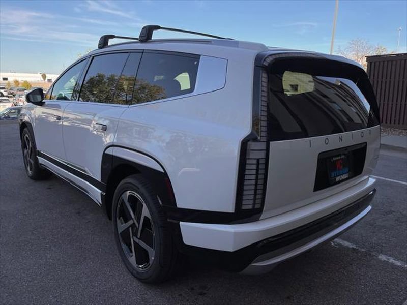 New 2026 Hyundai Ioniq 9 Limited image 3