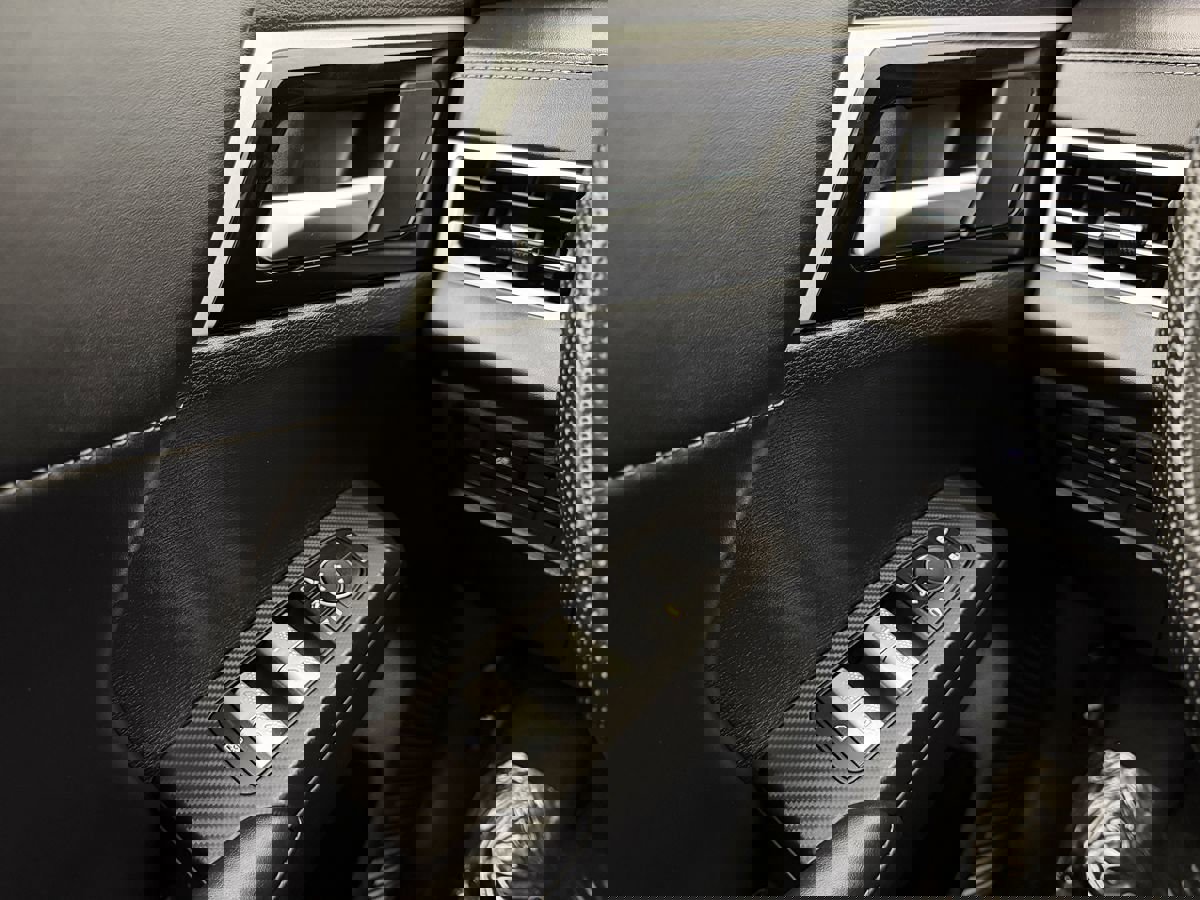 Used 2024 Mitsubishi Outlander SE Black Edition image 21