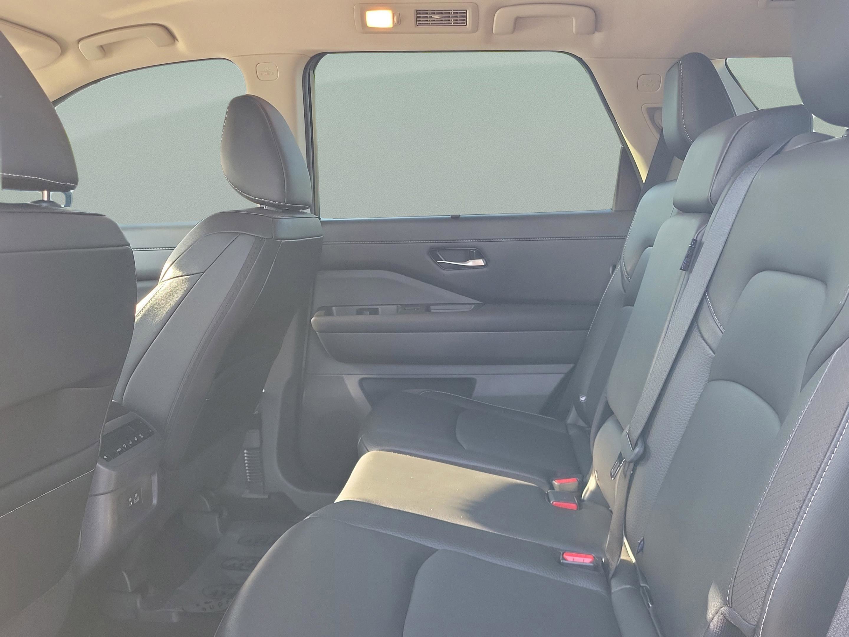 Certified 2024 Nissan Pathfinder SL image 14