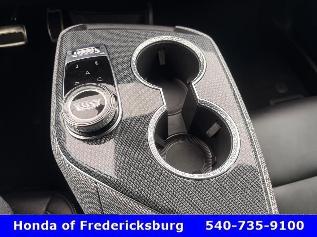 Used 2025 Cadillac Optiq Luxury 1 AWD/4WD image 39