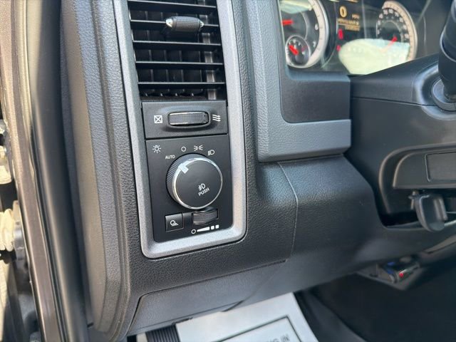 Used 2017 RAM 1500 Express image 20