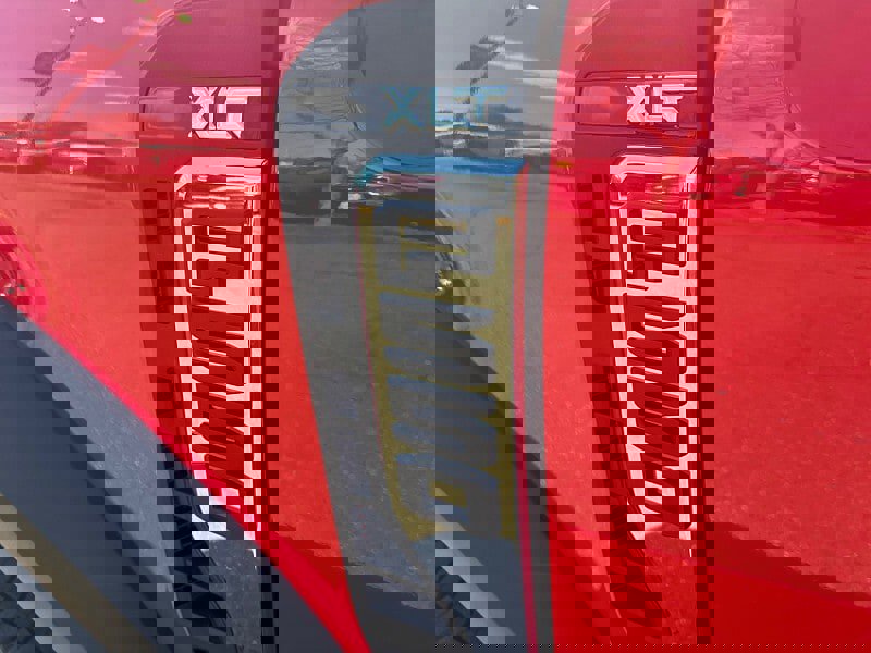 New 2025 Ford F550 4x4 SuperCab Super Duty w/ XLT Value Package image 14