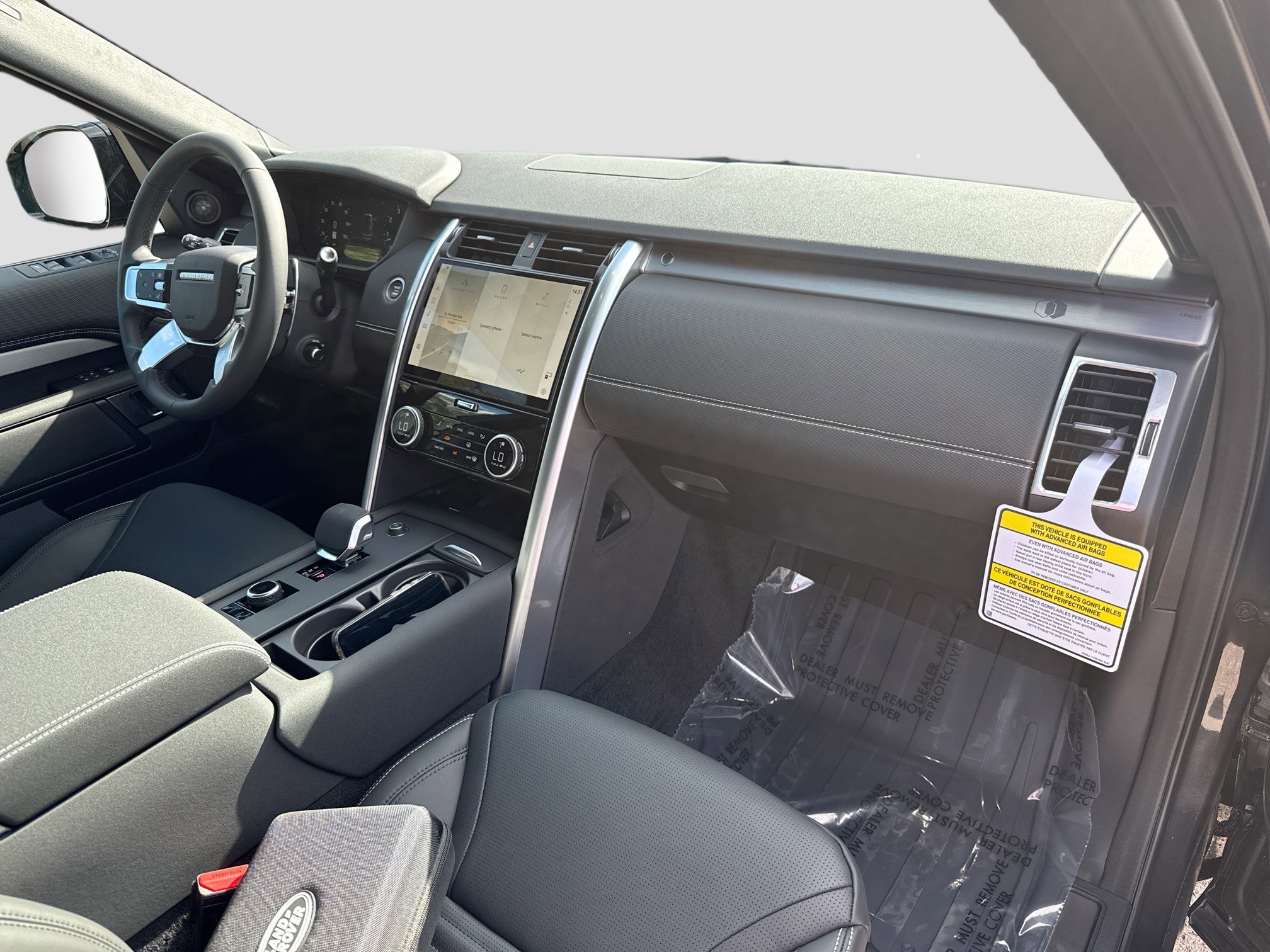 New 2026 Land Rover Discovery Limited Edition image 15