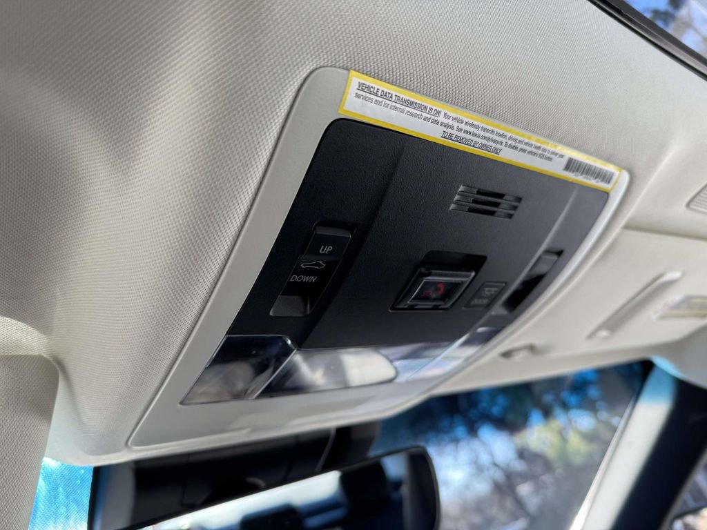 Used 2020 Lexus ES 300h w/ Accessory Package image 25