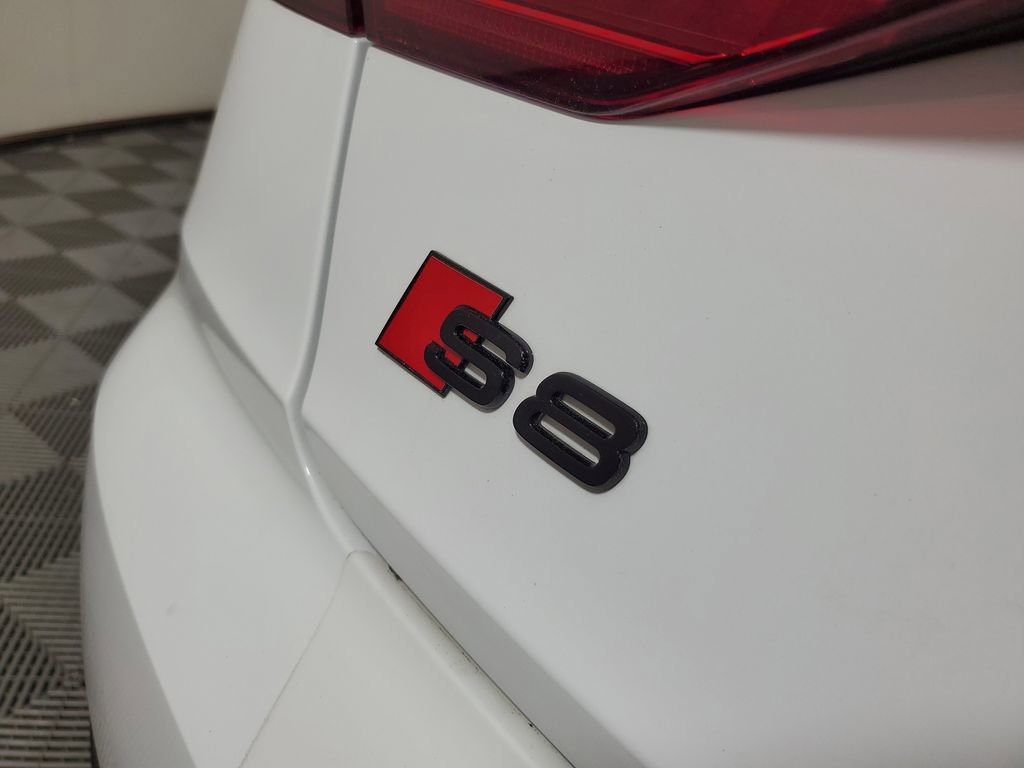 Used 2023 Audi S8 w/ S8 Executive Package image 7