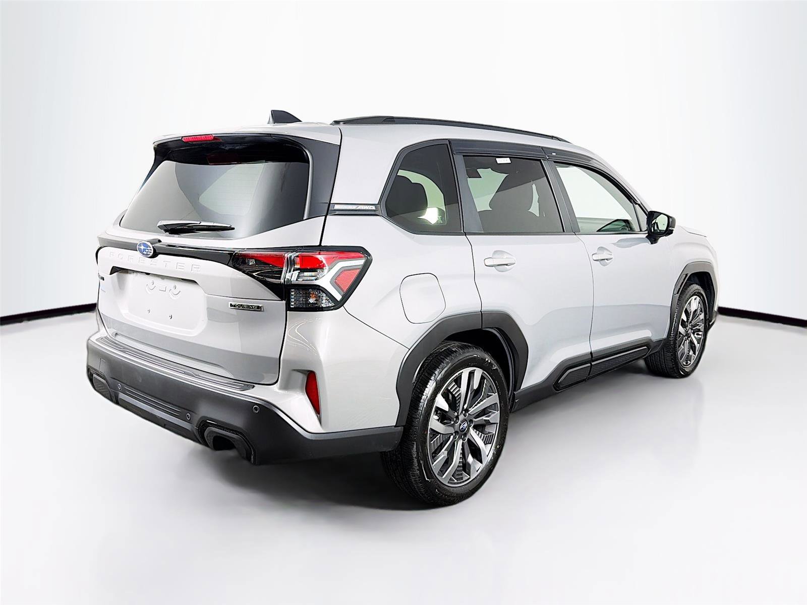 Used 2025 Subaru Forester Touring AWD/4WD image 11