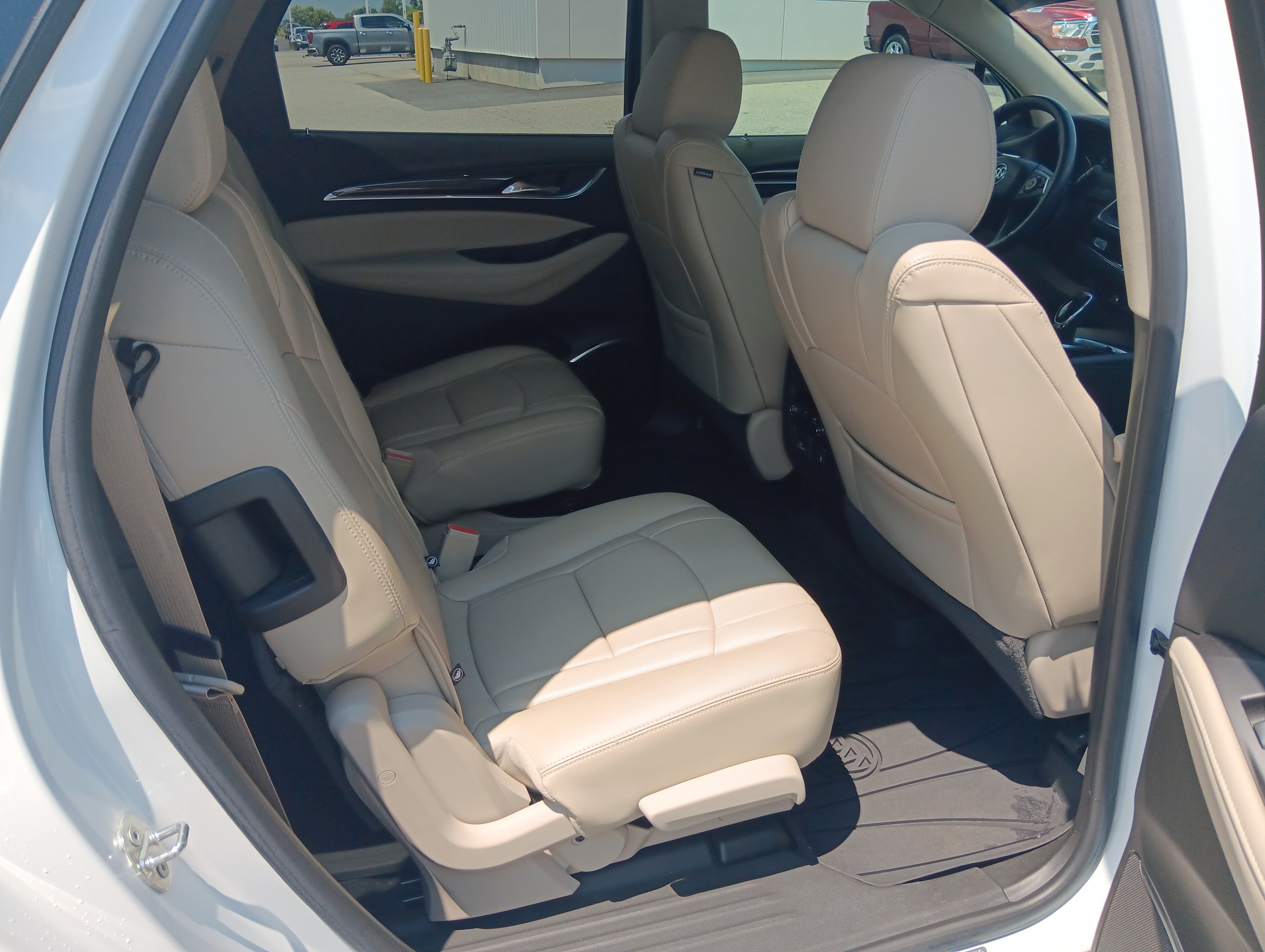 Used 2018 Buick Enclave Essence w/ Trailering Package FWD image 19
