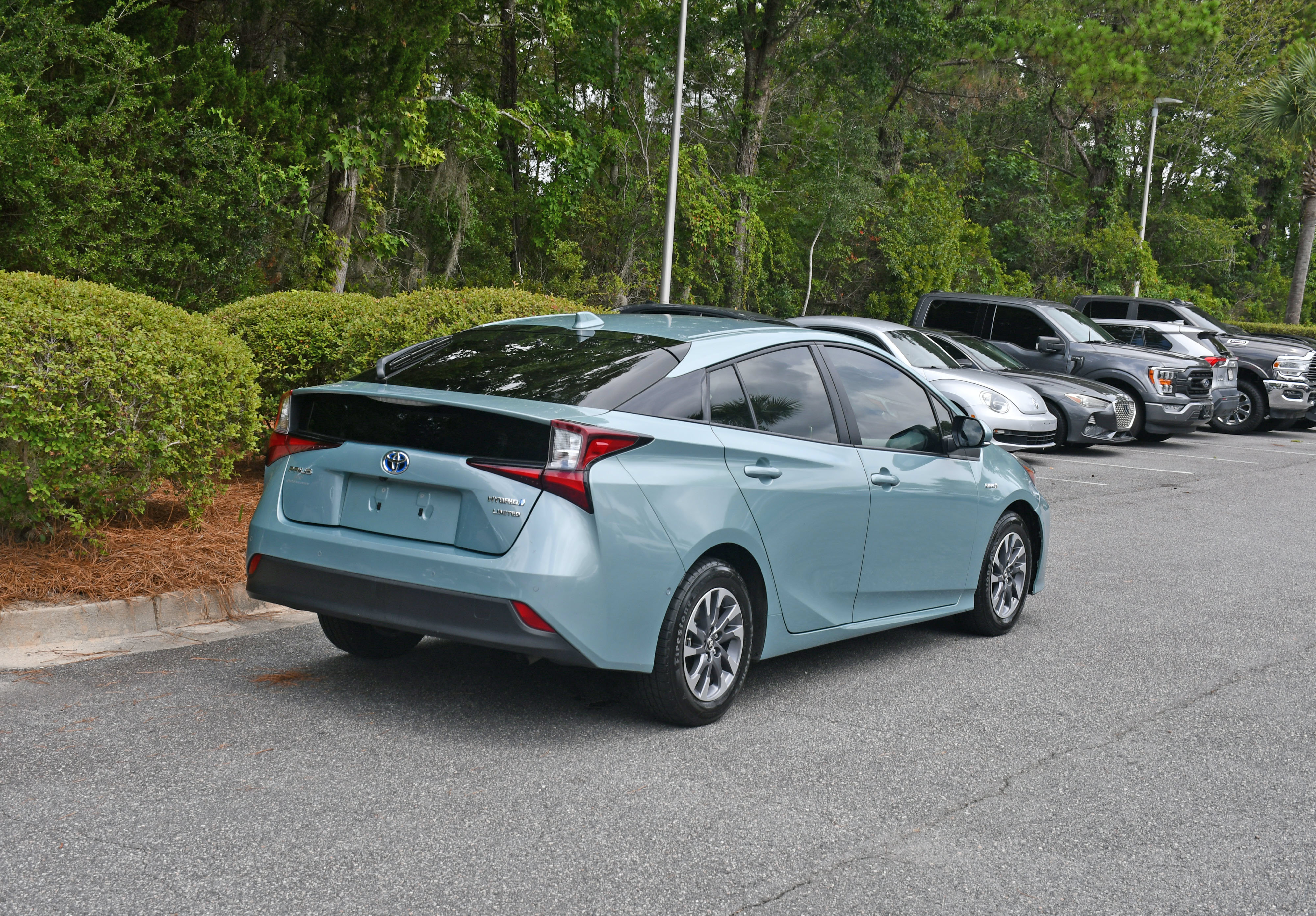 Certified 2022 Toyota Prius Limited w/ Premium Convenience Package FWD image 4