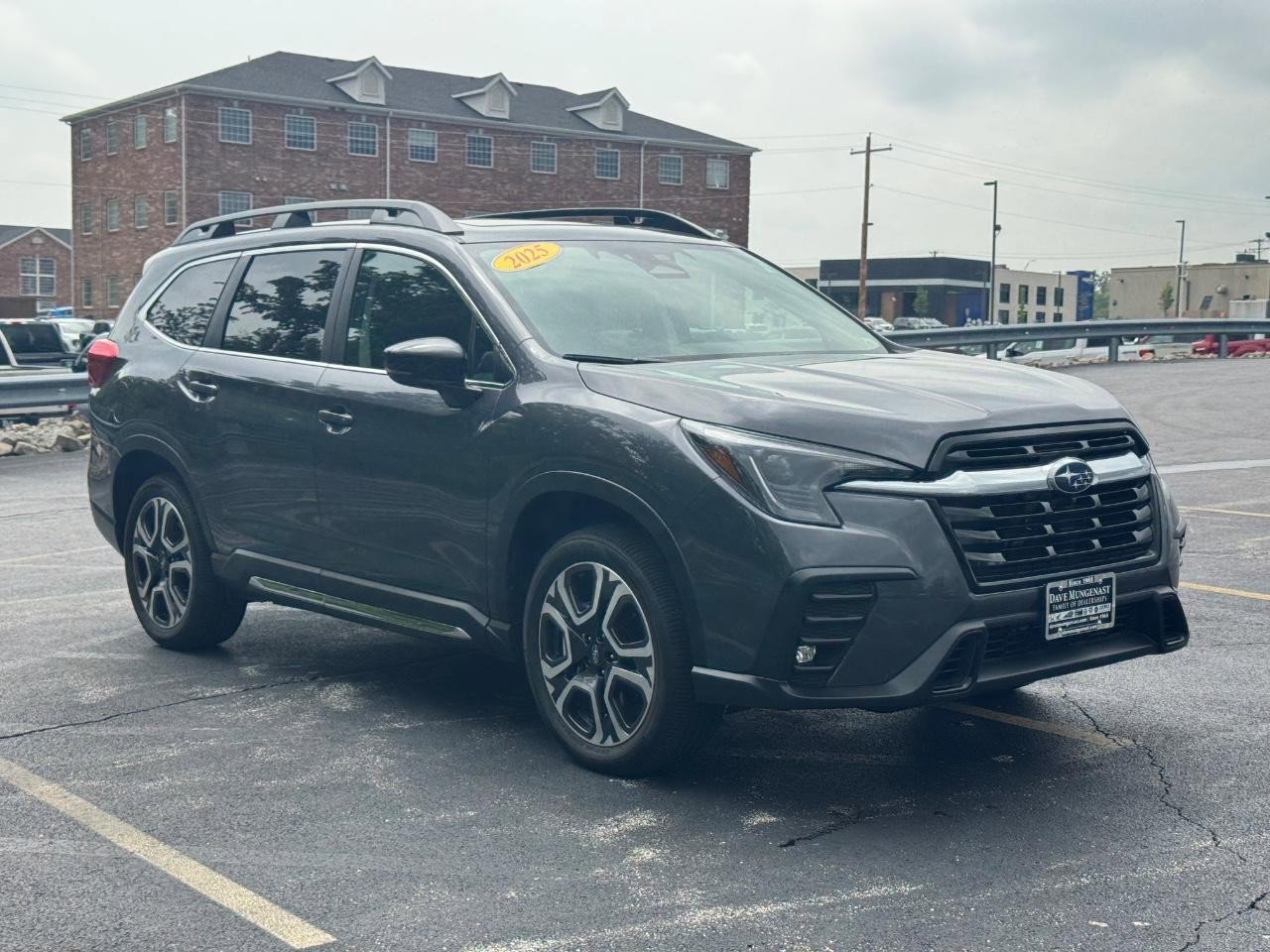 Used 2025 Subaru Ascent Limited AWD/4WD image 2