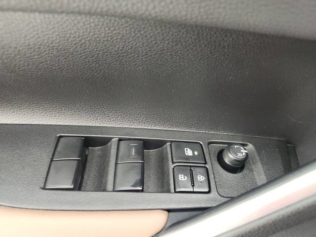 Certified 2026 Toyota Corolla Cross XLE FWD image 45