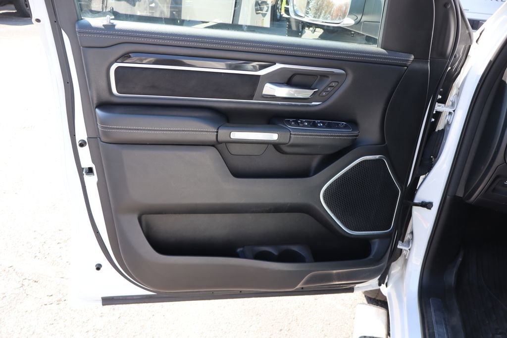 Used 2019 RAM 1500 Laramie w/ Sport Appearance Package AWD/4WD image 28