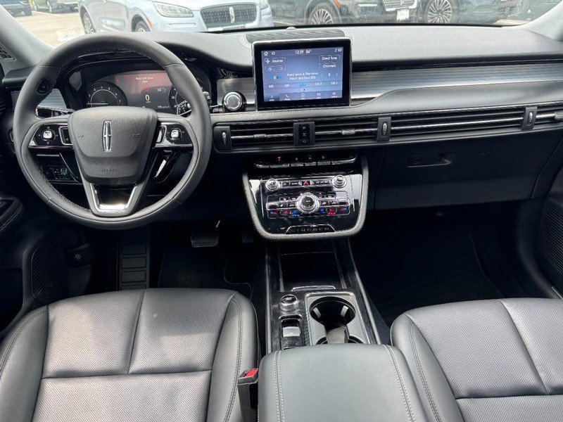 Used 2022 Lincoln Corsair Standard AWD w/ Equipment Group 101A image 9