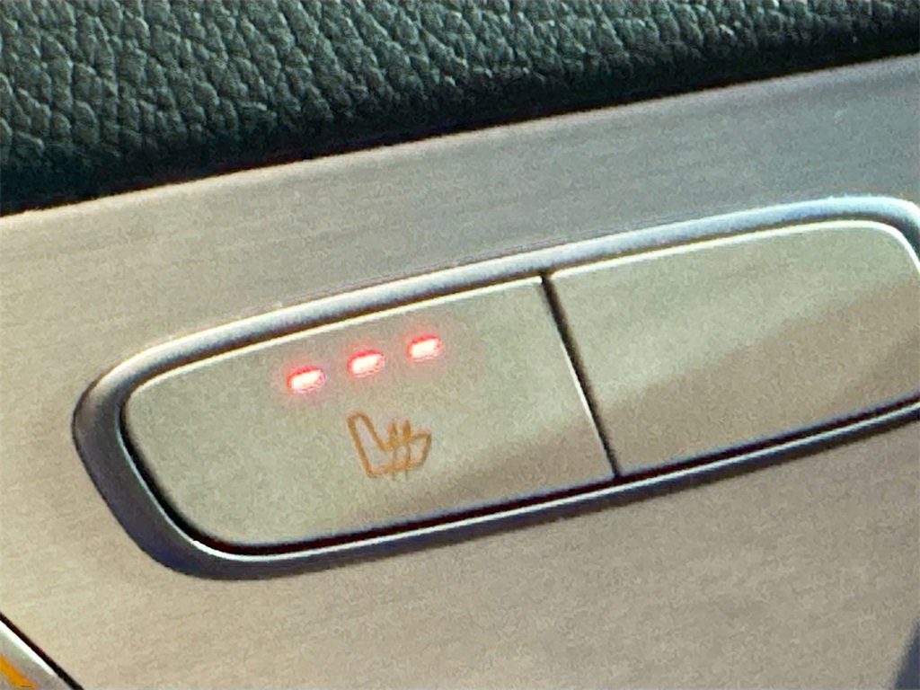 Used 2022 Mercedes-Benz GLC 300 4MATIC Coupe image 22