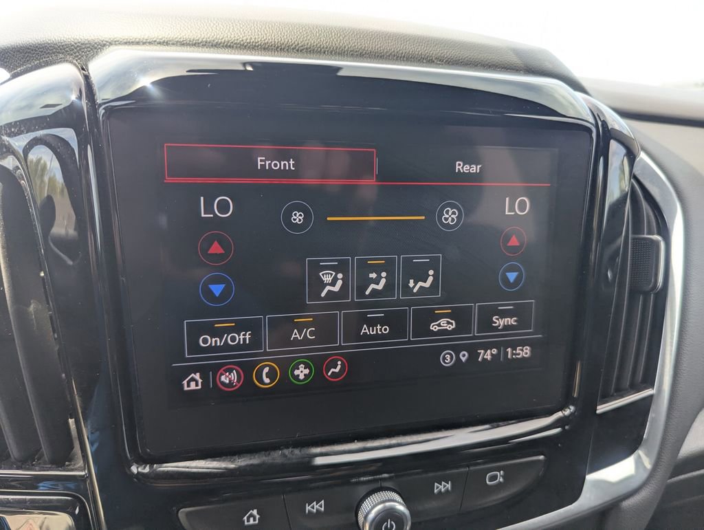 Used 2022 Chevrolet Traverse LT image 25