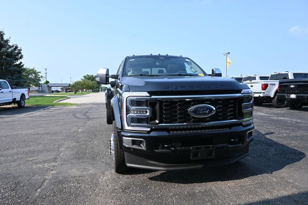 New 2026 Ford F450 Platinum w/ Platinum Plus Package AWD/4WD image 2