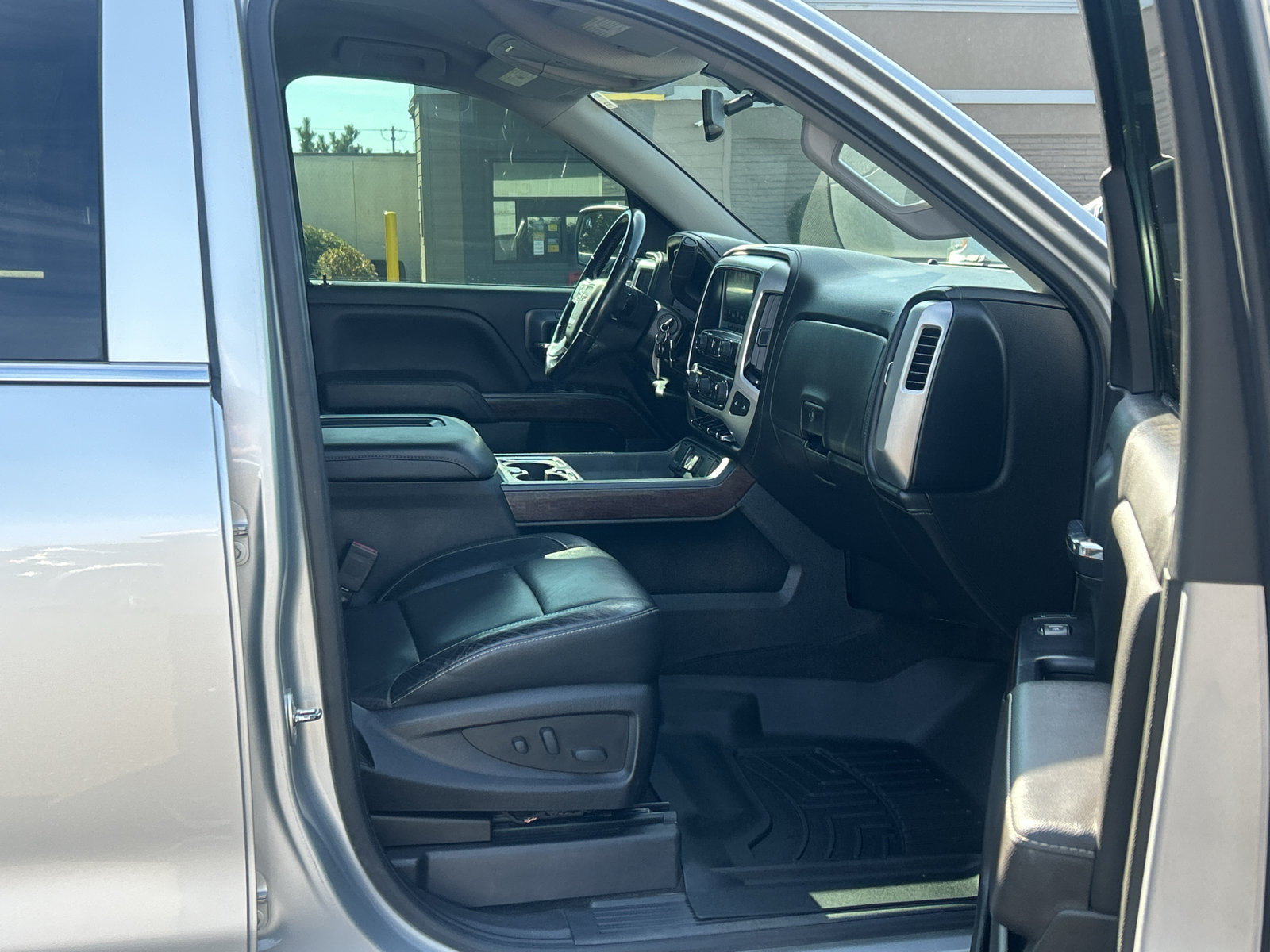 Used 2018 GMC Sierra 1500 SLT w/ SLT Premium Package AWD/4WD image 24