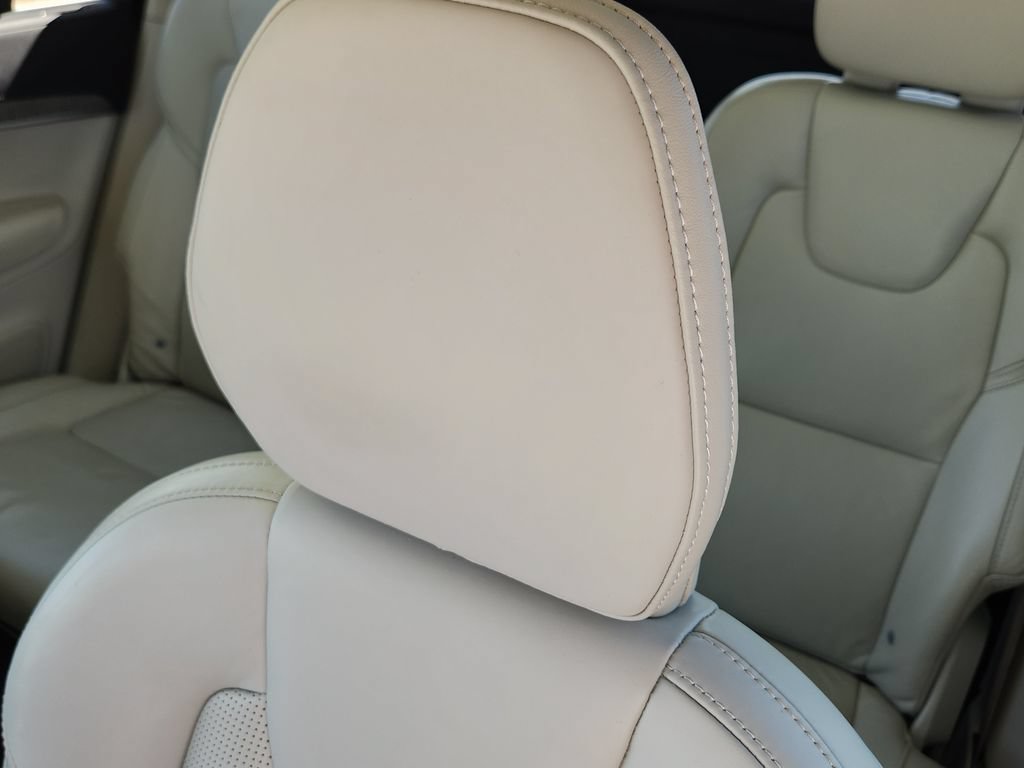 Used 2023 Volvo XC90 T8 Ultimate AWD/4WD image 6