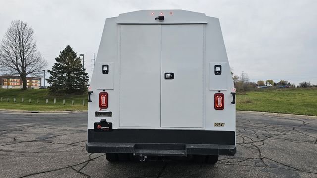 New 2025 Ford F550 4x4 Regular Cab Super Duty image 4