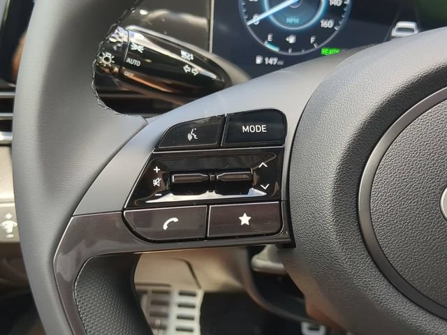 New 2025 Hyundai Elantra SEL FWD image 23