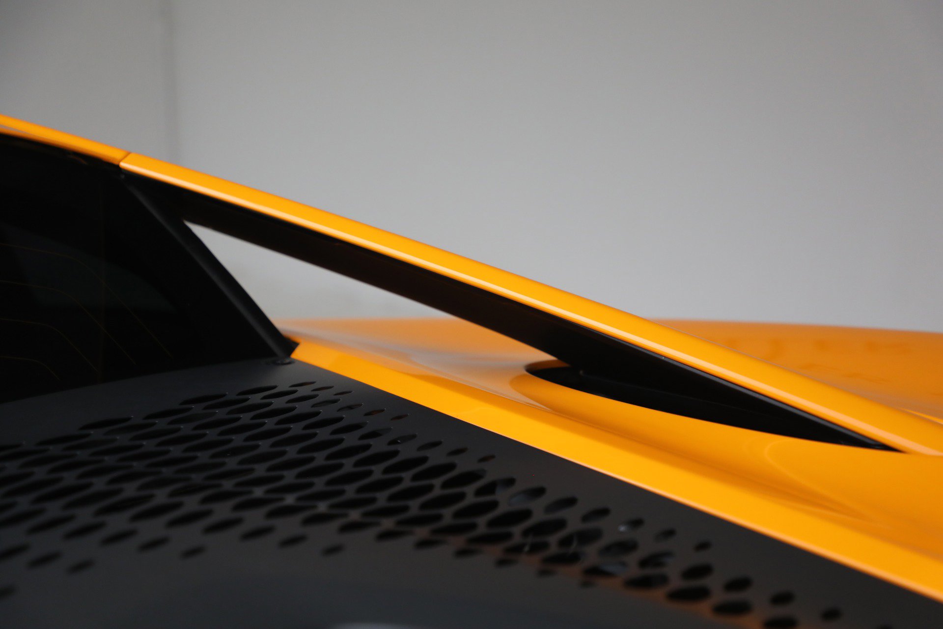 Used 2024 McLaren Artura image 34