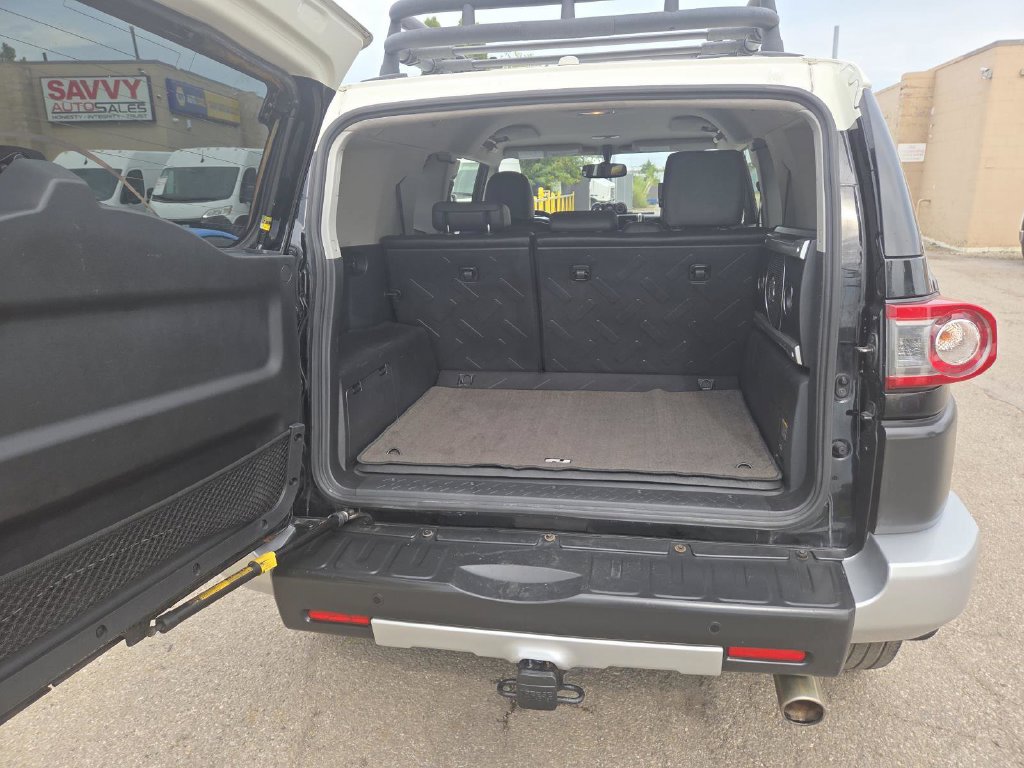 Used 2014 Toyota FJ Cruiser 4WD w/ Upgrade Package image 16