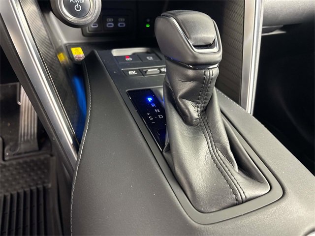 Used 2024 Toyota Venza XLE image 22