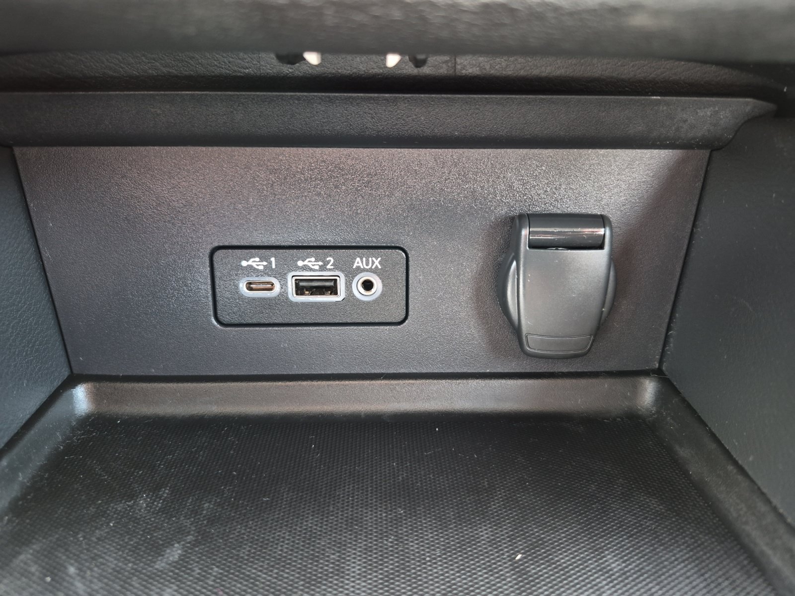 Used 2023 Nissan Sentra SV w/ All-Weather Package FWD image 19
