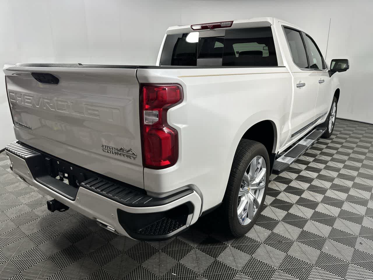 Used 2024 Chevrolet Silverado 1500 High Country AWD/4WD image 21