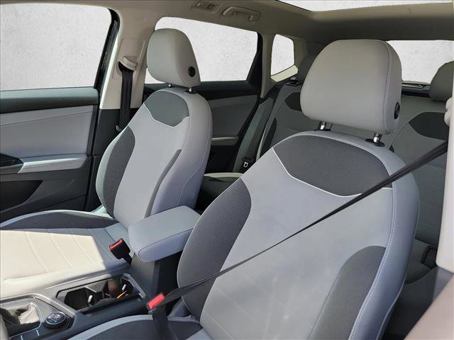 Used 2024 Volkswagen Taos SE image 10