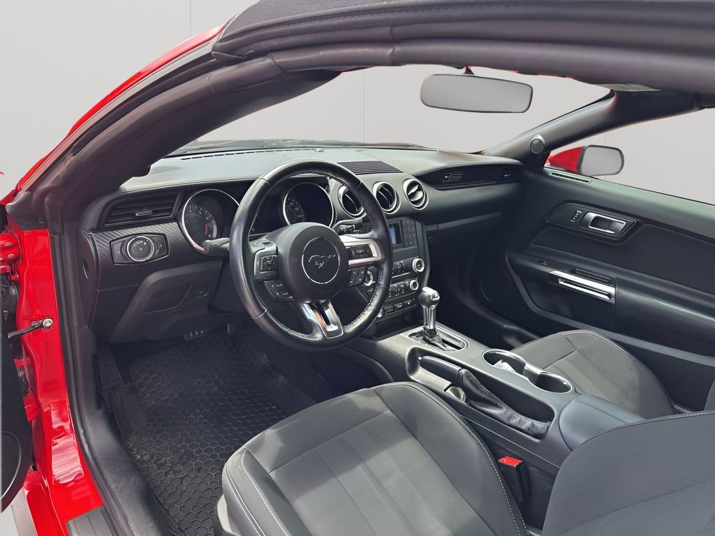 Used 2020 Ford Mustang Convertible RWD image 20