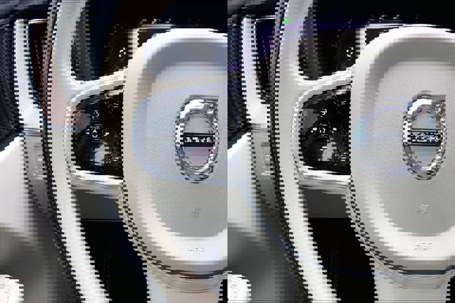 Used 2022 Volvo XC60 B5 Inscription w/ Advanced Package image 24