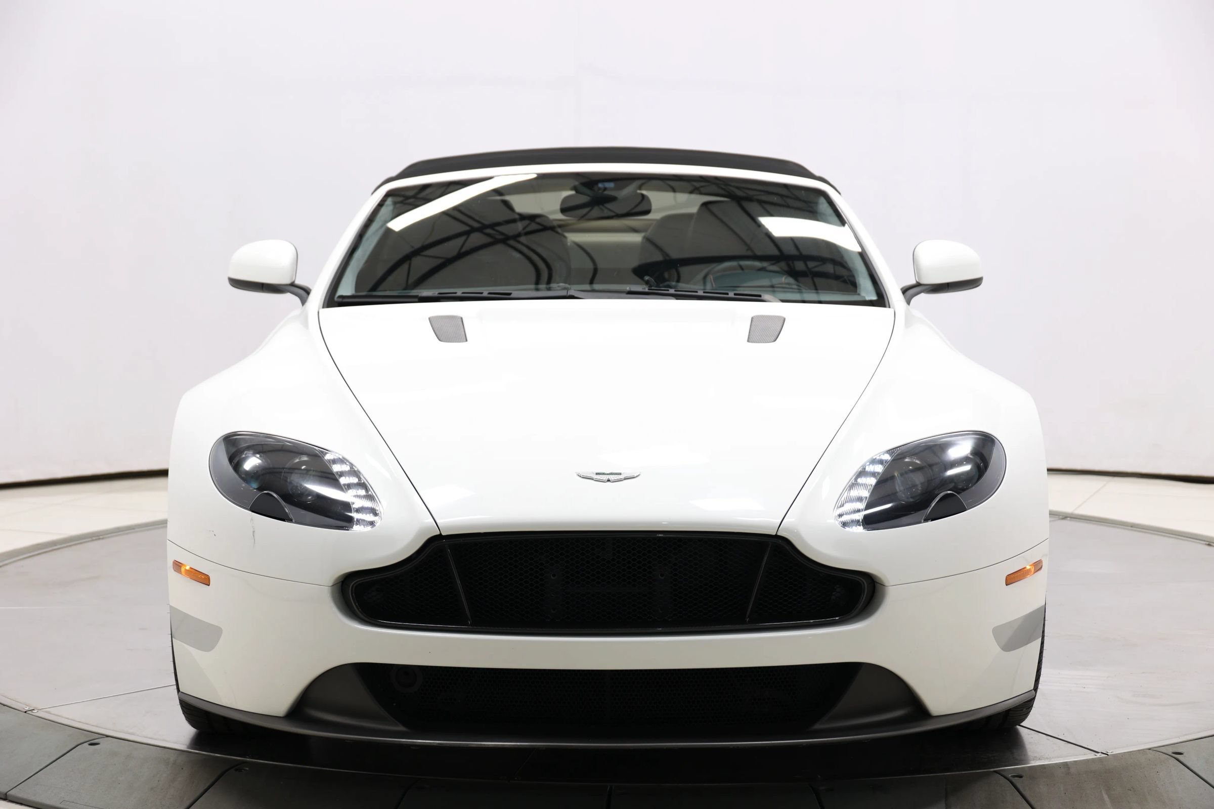 Used 2016 Aston Martin V8 Vantage GT RWD image 84
