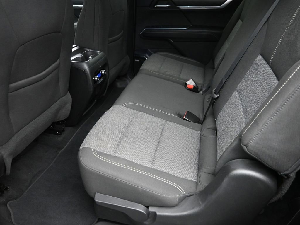 Used 2025 GMC Acadia Elevation image 11