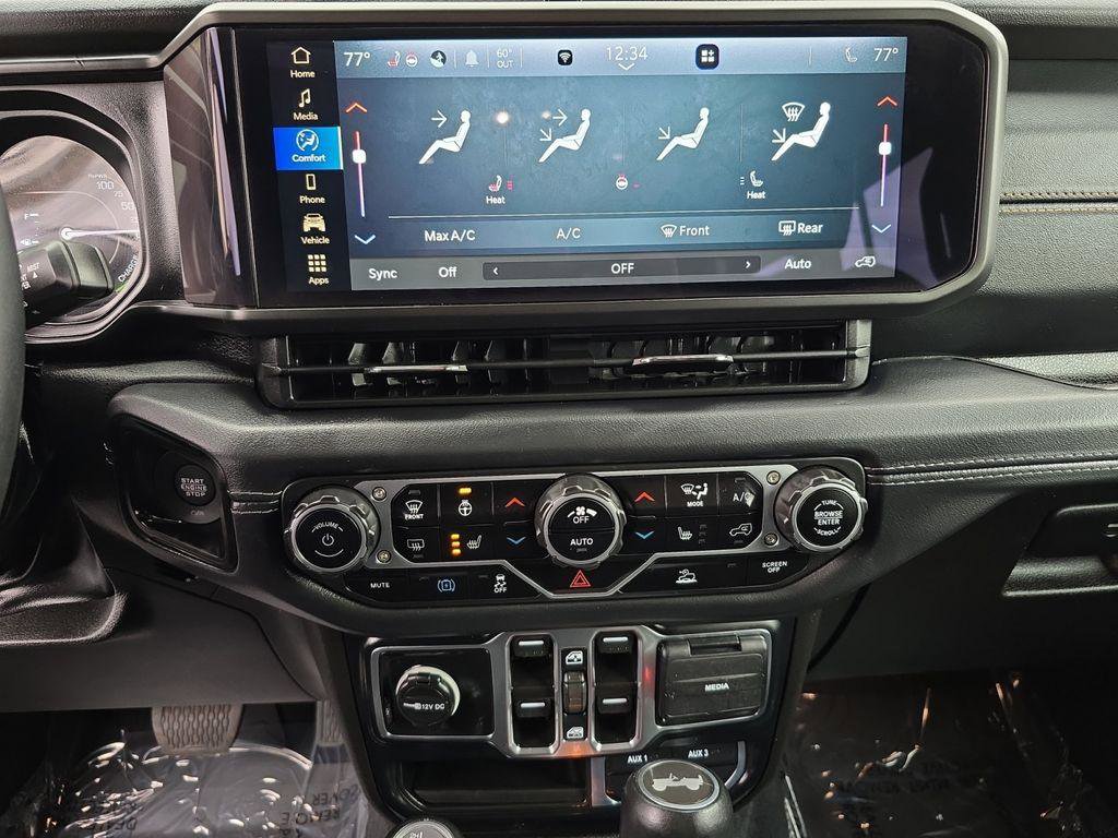 Used 2024 Jeep Wrangler Sahara image 13