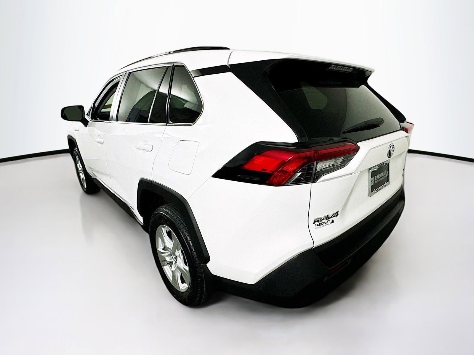 Used 2019 Toyota RAV4 XLE AWD/4WD image 5