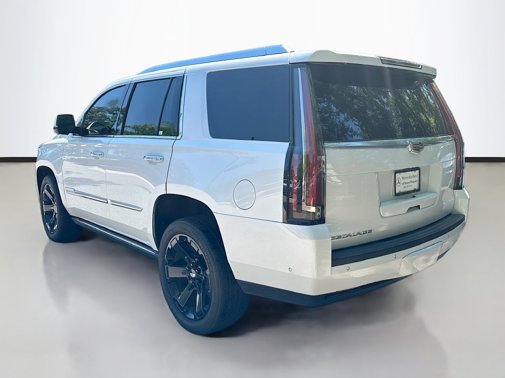 Used 2020 Cadillac Escalade Premium Luxury AWD/4WD image 7