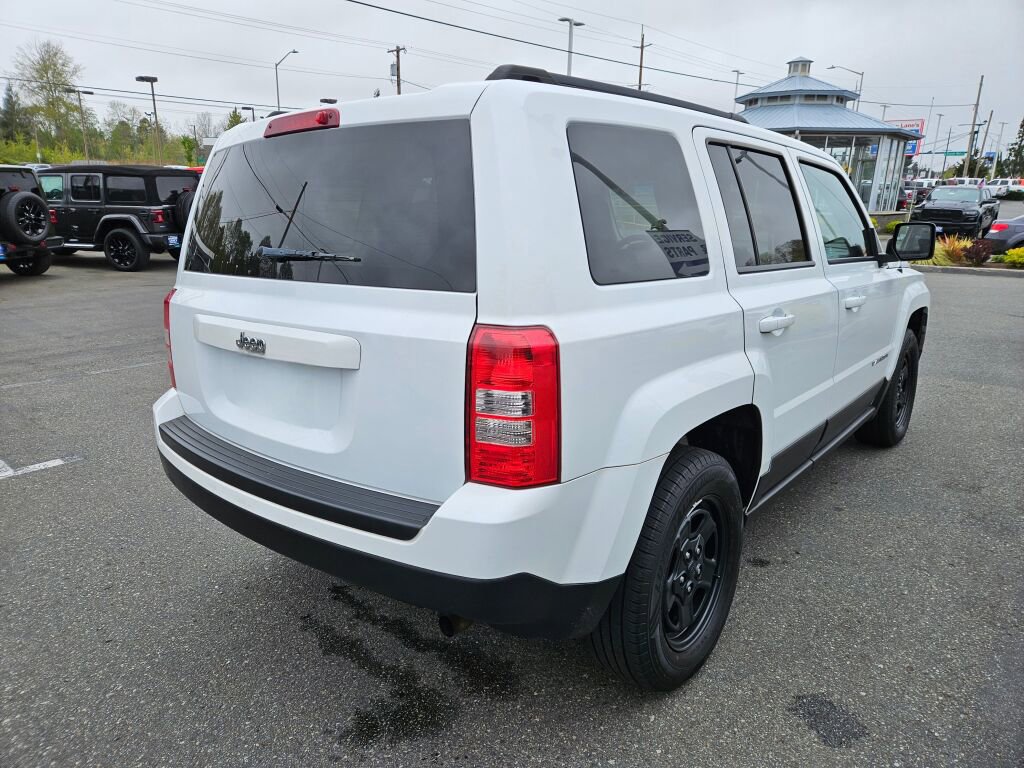 Used 2016 Jeep Patriot Sport w/ Power Value Group FWD image 5